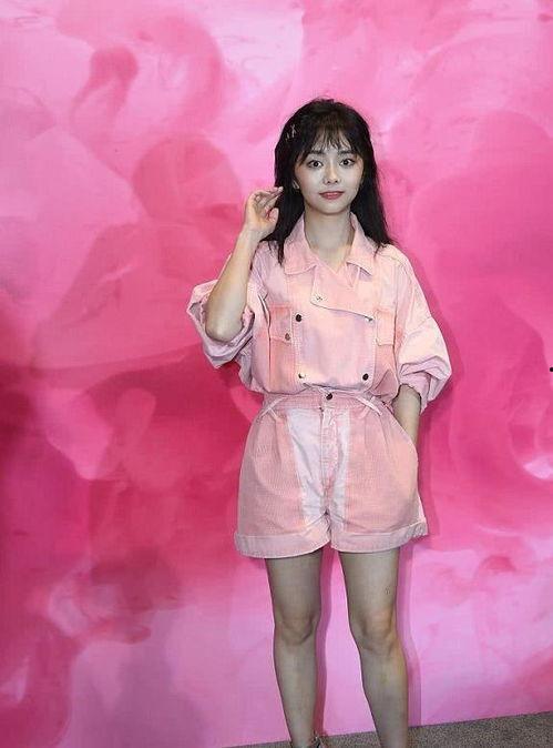 谭松韵爆料最新动态,揭秘娱乐圈幕后真相！”  第2张