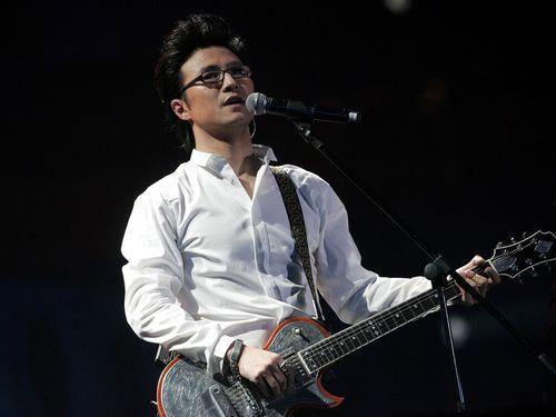 汪峰全家爆料事件视频,揭秘娱乐圈背后的真相 第2张 汪峰全家爆料事件视频,揭秘娱乐圈背后的真相 第2张